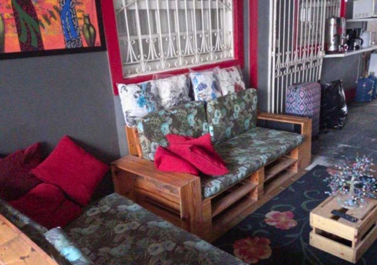 "Le Chat Qui Peche" Hostel A 150 Metros Da Praia De Pajucara Maceió エクステリア 写真